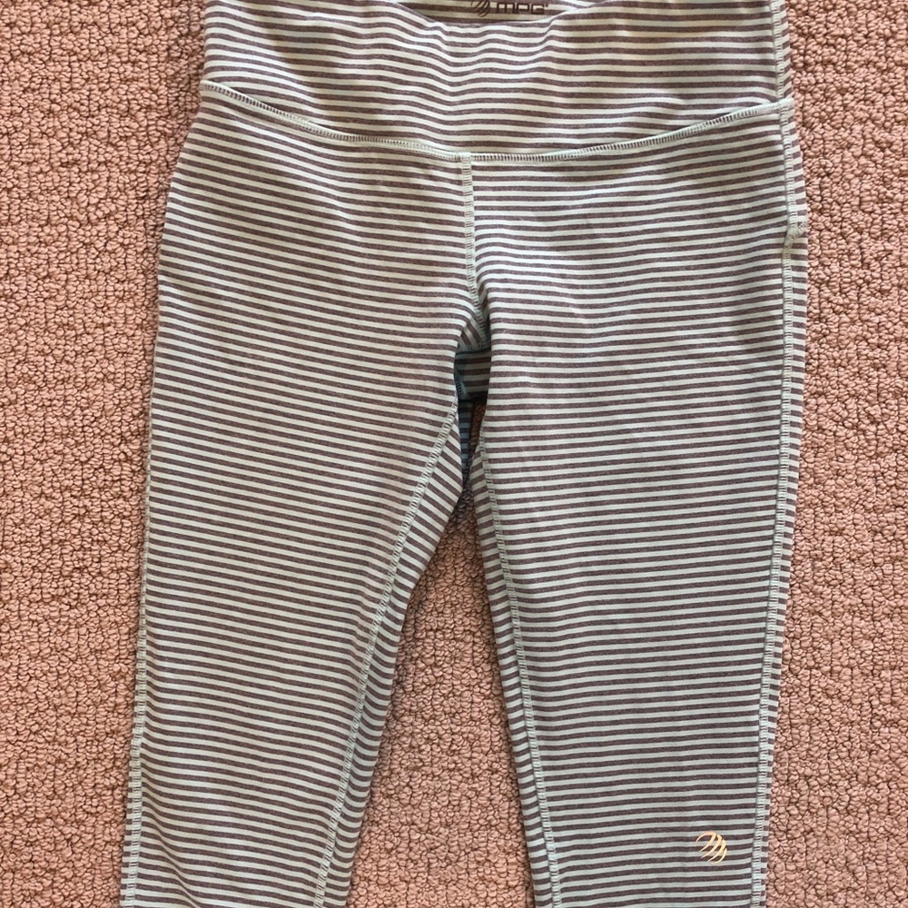 Women’s striped leggings